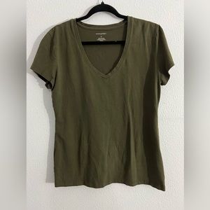 Banana Republic V Neck Tshirt